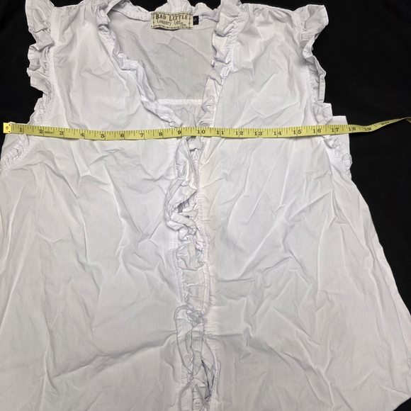 Chic White Ruffle Blouse - Picture 3 of 6